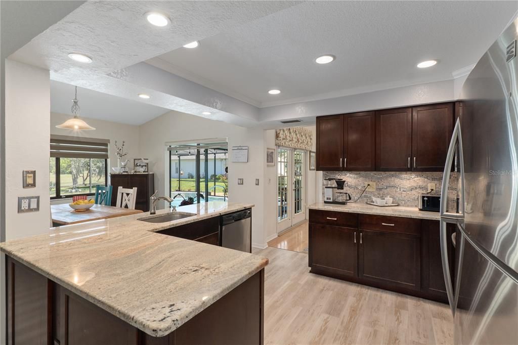 For Sale: $474,900 (3 beds, 2 baths, 2024 Square Feet)