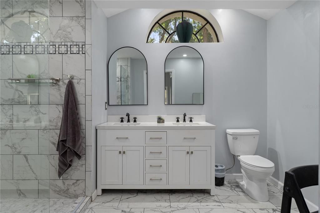For Sale: $474,900 (3 beds, 2 baths, 2024 Square Feet)