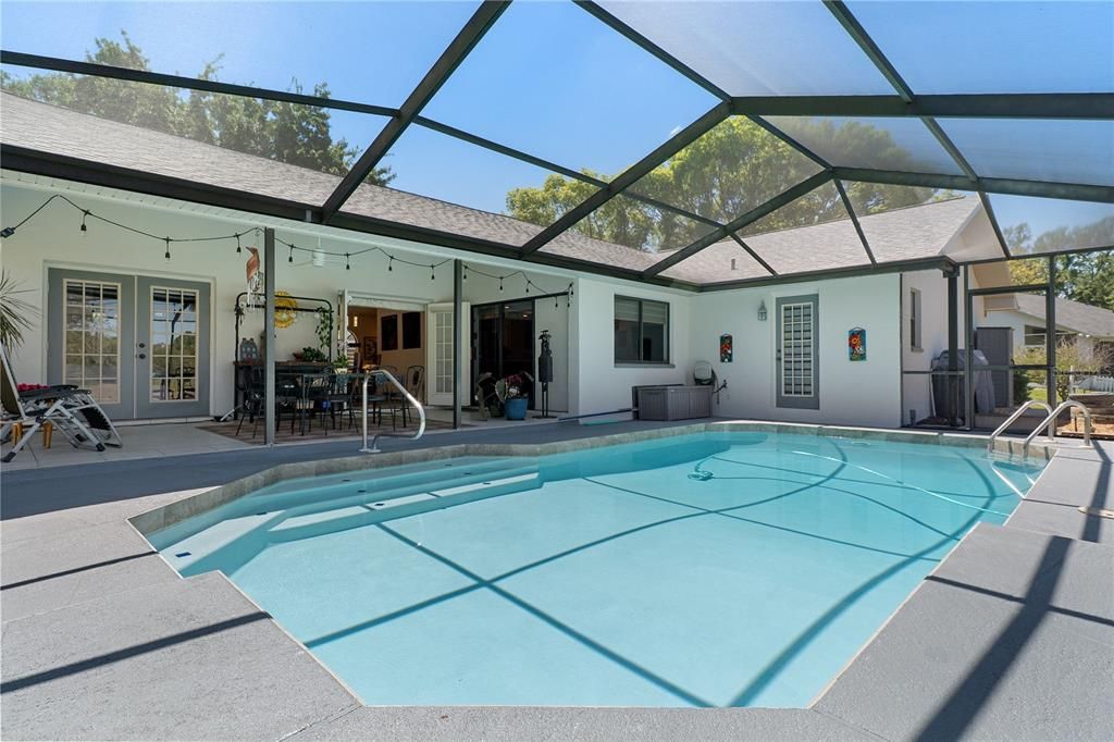For Sale: $474,900 (3 beds, 2 baths, 2024 Square Feet)
