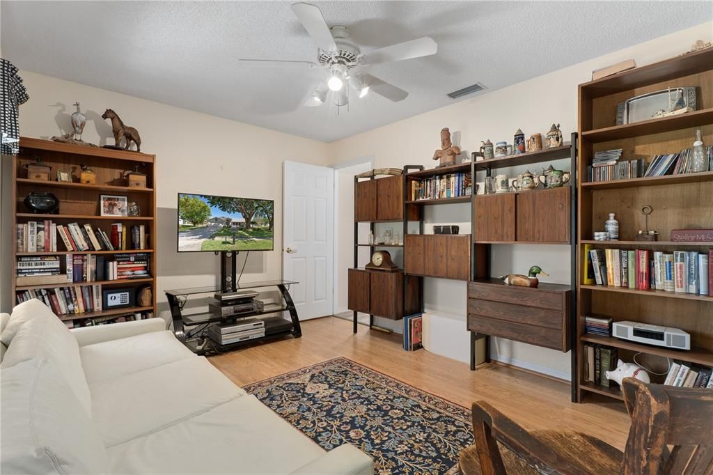 For Sale: $474,900 (3 beds, 2 baths, 2024 Square Feet)