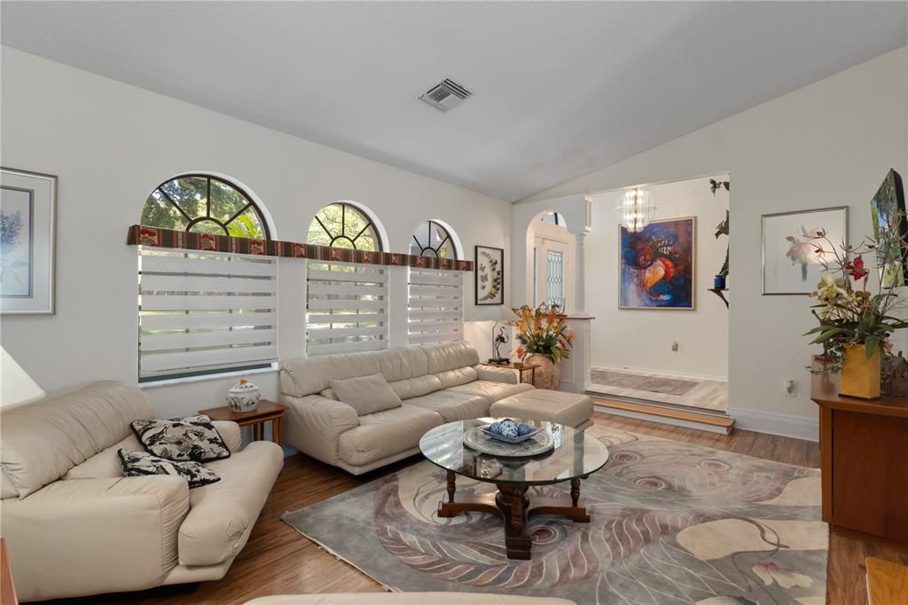 For Sale: $474,900 (3 beds, 2 baths, 2024 Square Feet)