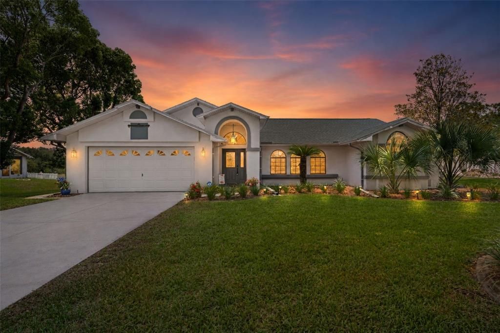 For Sale: $474,900 (3 beds, 2 baths, 2024 Square Feet)