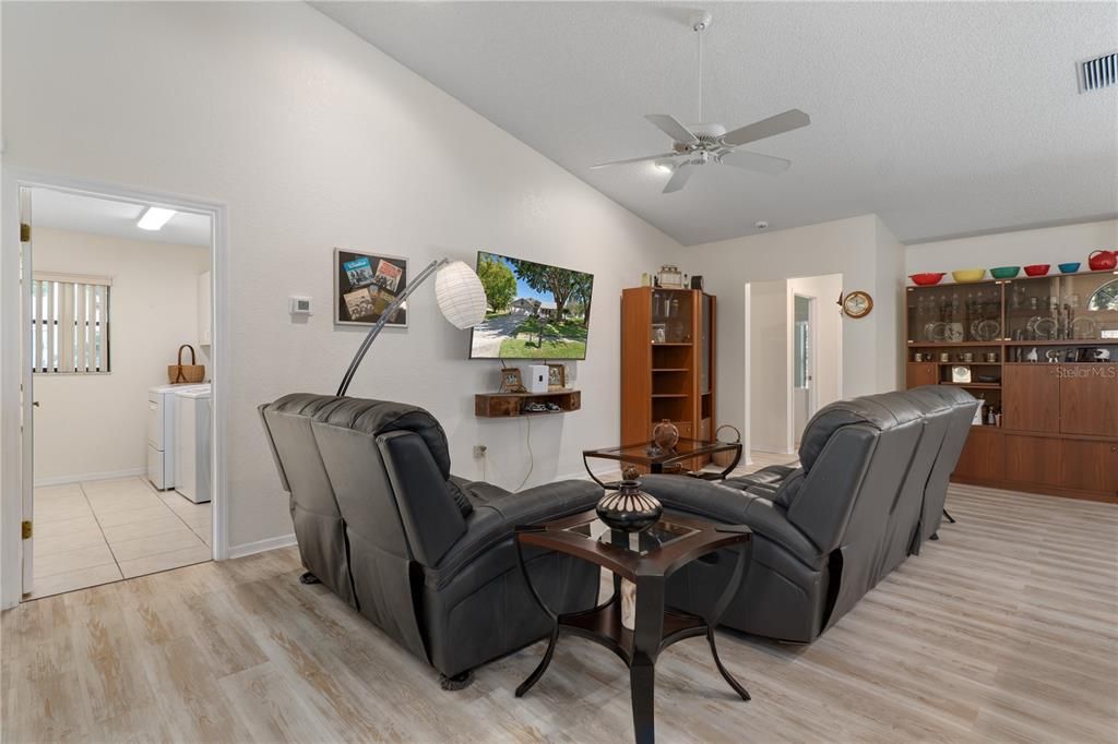 For Sale: $474,900 (3 beds, 2 baths, 2024 Square Feet)