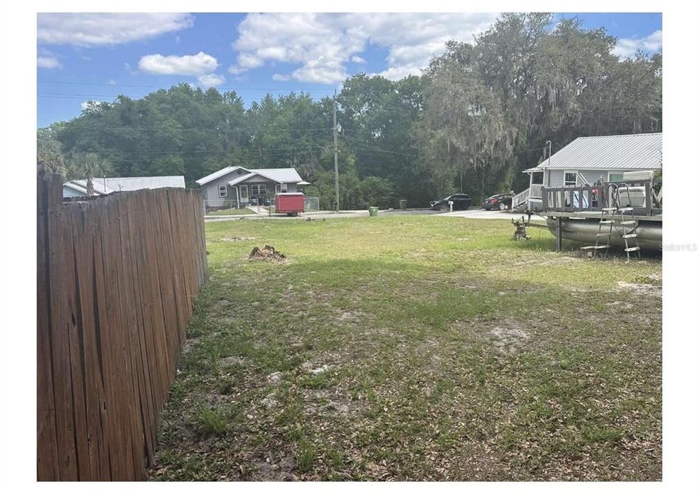 待售: $25,900 (0.17 acres)