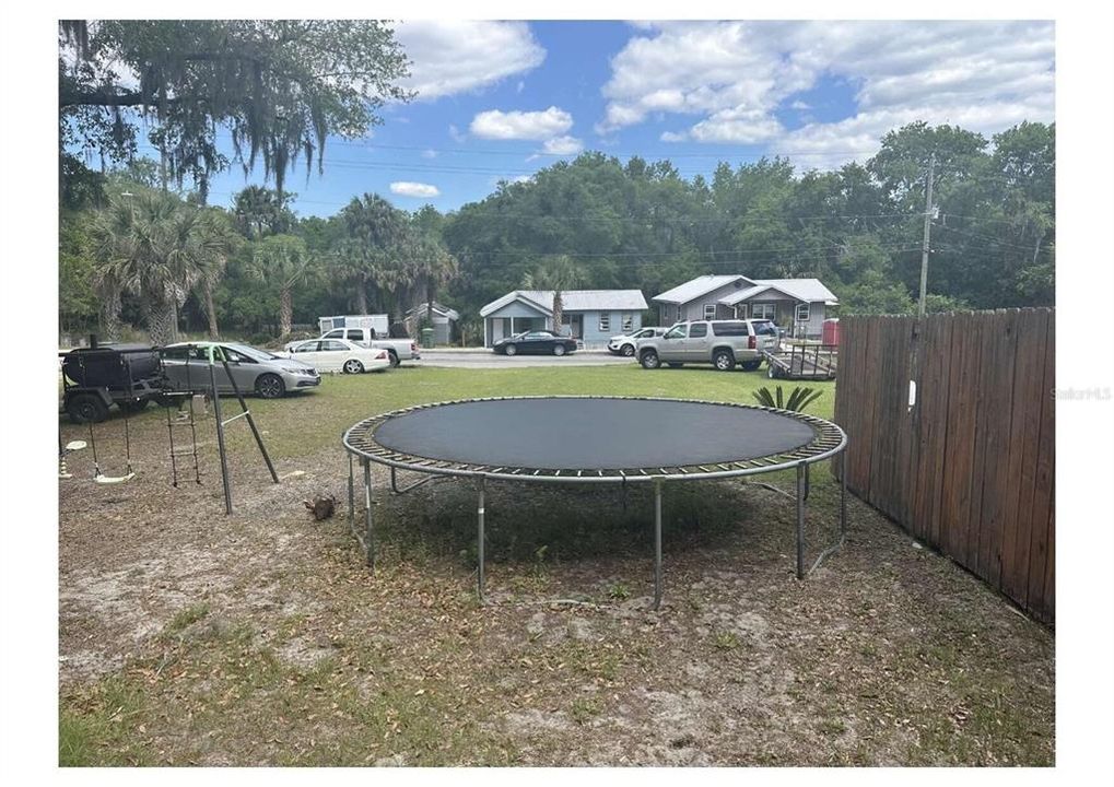 待售: $25,900 (0.17 acres)