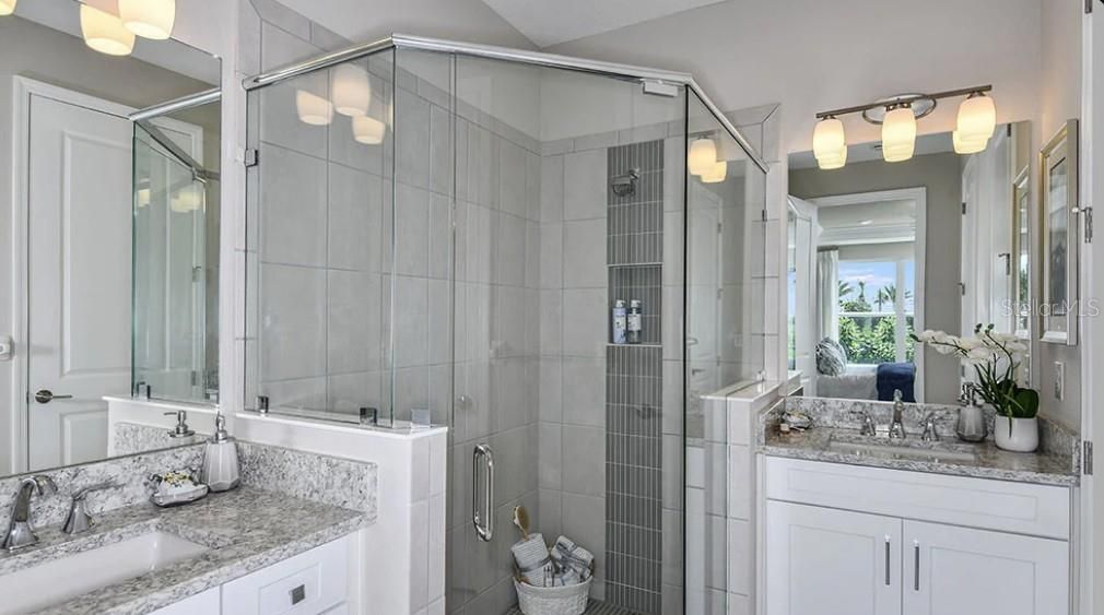 Active With Contract: $702,576 (4 beds, 3 baths, 2582 Square Feet)