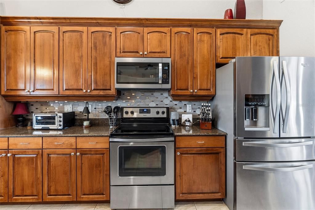 Activo con contrato: $515,000 (4 camas, 3 baños, 2336 Pies cuadrados)