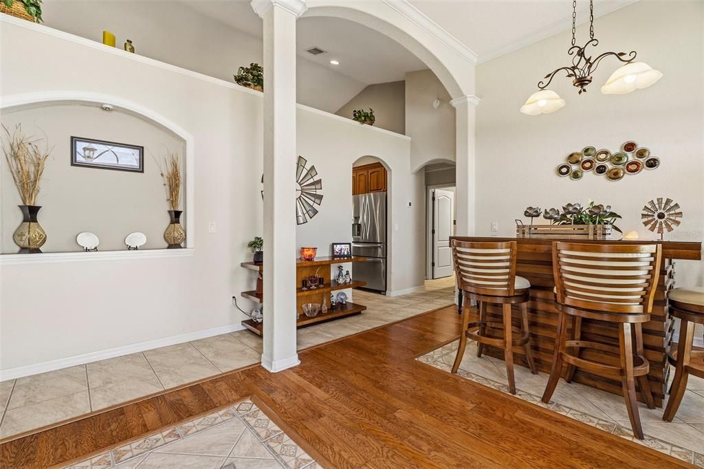 Activo con contrato: $515,000 (4 camas, 3 baños, 2336 Pies cuadrados)