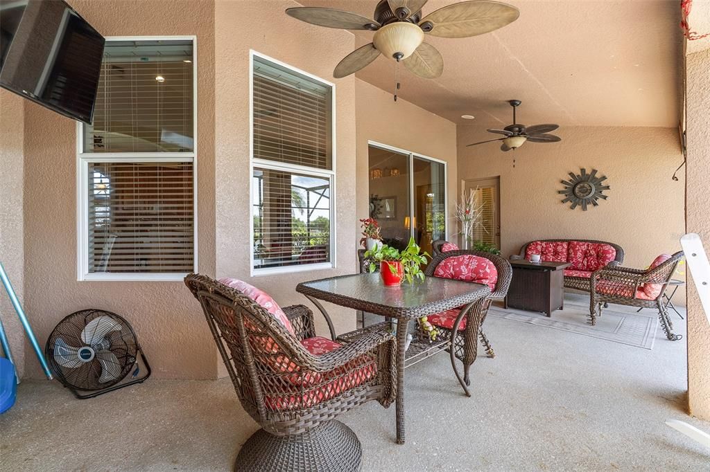 Activo con contrato: $515,000 (4 camas, 3 baños, 2336 Pies cuadrados)