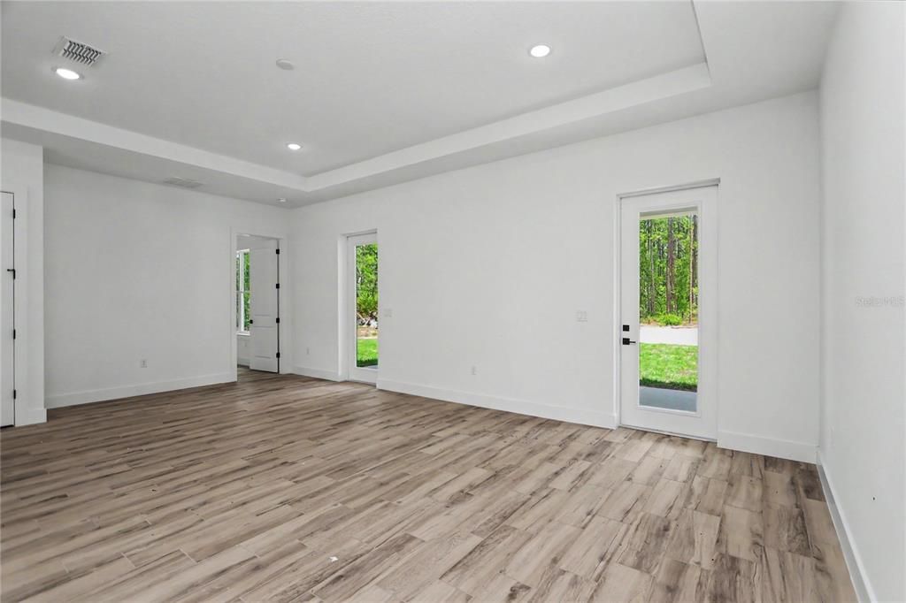 Activo con contrato: $499,000 (3 camas, 2 baños, 1834 Pies cuadrados)