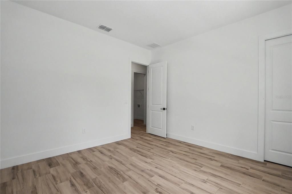 Activo con contrato: $499,000 (3 camas, 2 baños, 1834 Pies cuadrados)