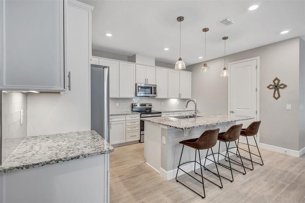 На продажу: $475,000 (4 спален, 3 ванн, 2066 Квадратных фут)