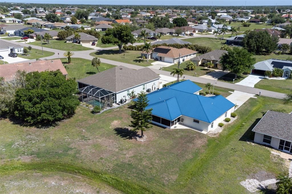 Activo con contrato: $329,000 (3 camas, 2 baños, 2223 Pies cuadrados)