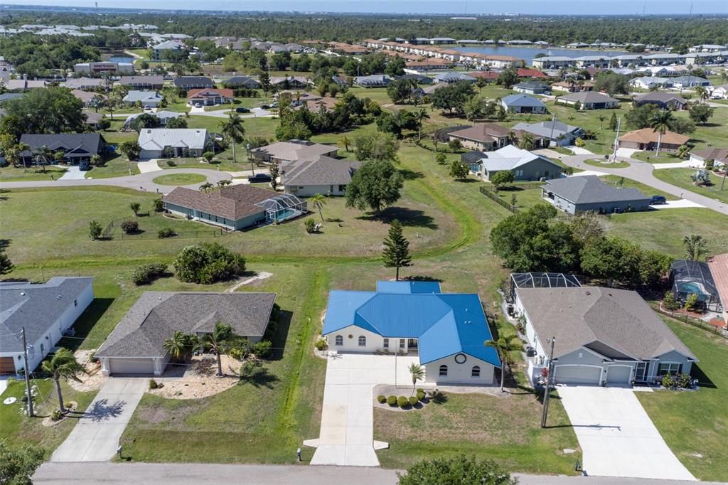 Activo con contrato: $329,000 (3 camas, 2 baños, 2223 Pies cuadrados)
