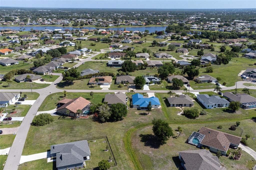 Activo con contrato: $329,000 (3 camas, 2 baños, 2223 Pies cuadrados)