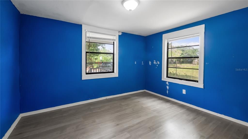 For Sale: $177,000 (3 beds, 2 baths, 888 Square Feet)