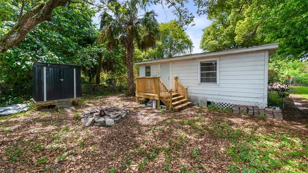 For Sale: $177,000 (3 beds, 2 baths, 888 Square Feet)