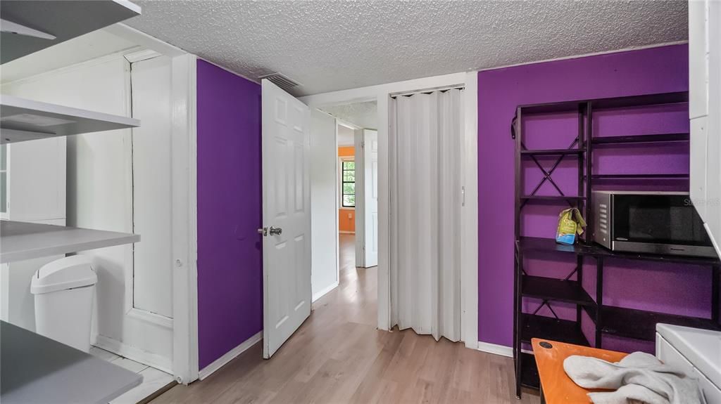 For Sale: $177,000 (3 beds, 2 baths, 888 Square Feet)