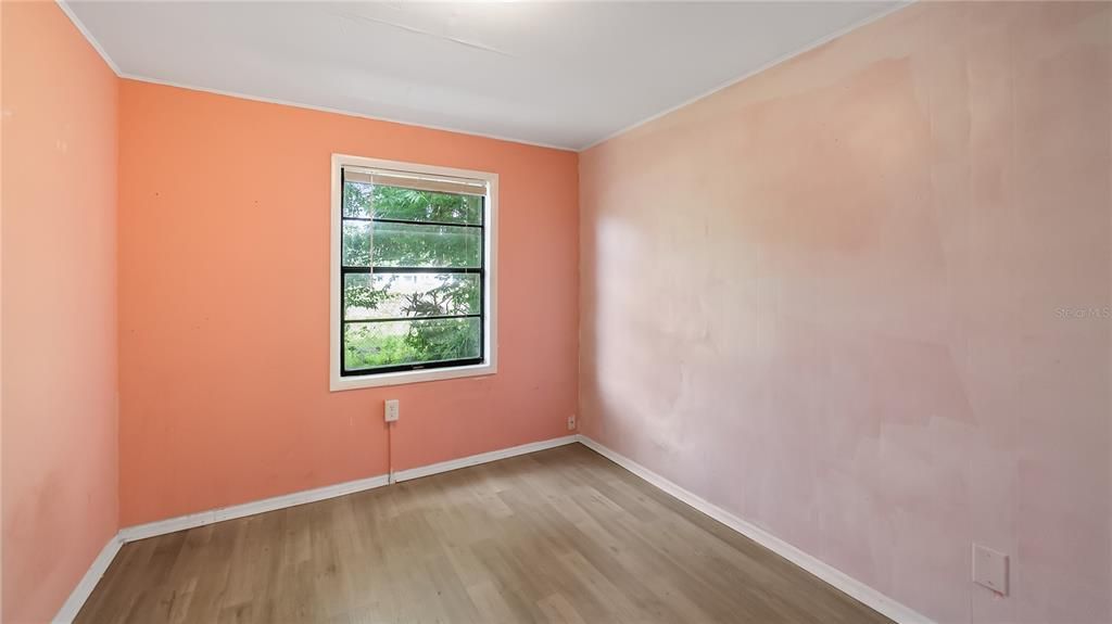 For Sale: $177,000 (3 beds, 2 baths, 888 Square Feet)