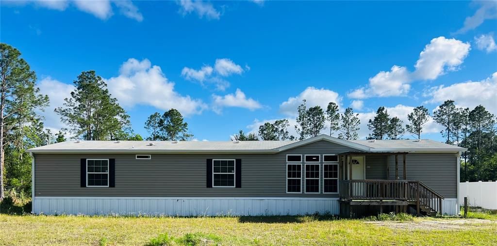 For Sale: $289,000 (3 beds, 2 baths, 1943 Square Feet)