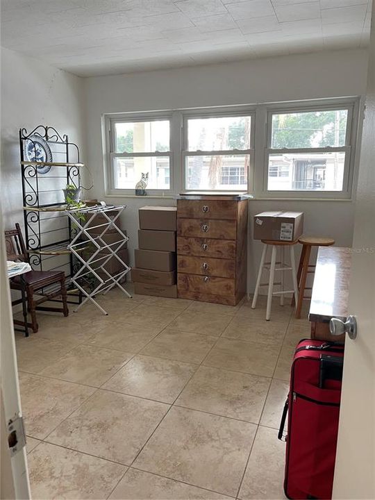 For Sale: $80,000 (2 beds, 1 baths, 875 Square Feet)