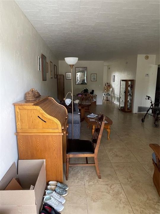 For Sale: $90,000 (2 beds, 1 baths, 875 Square Feet)