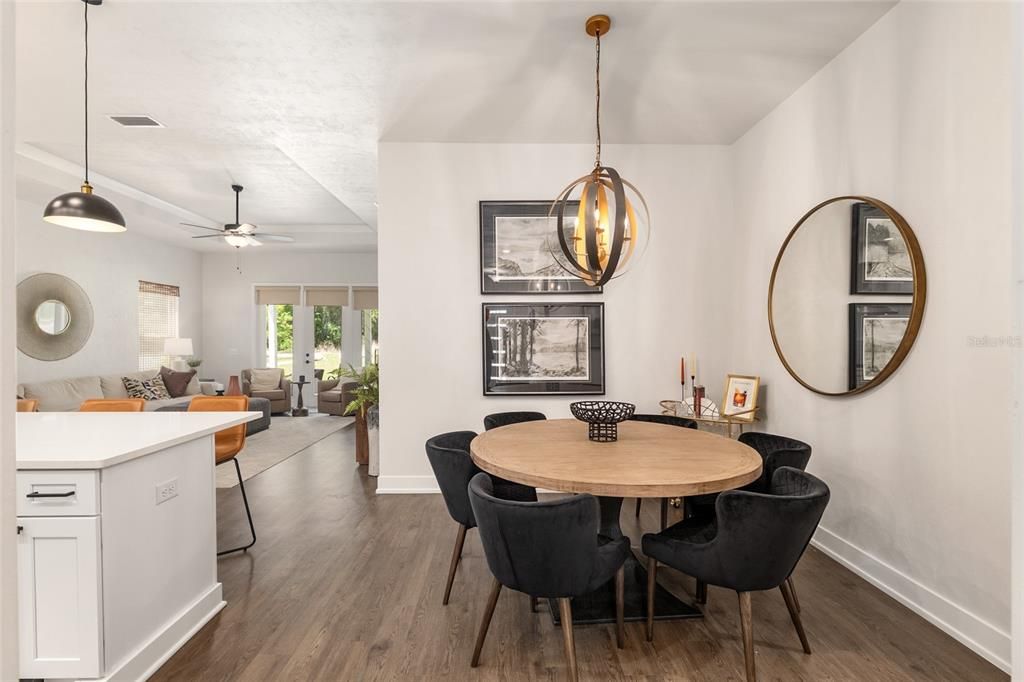 Activo con contrato: $389,000 (3 camas, 2 baños, 1667 Pies cuadrados)