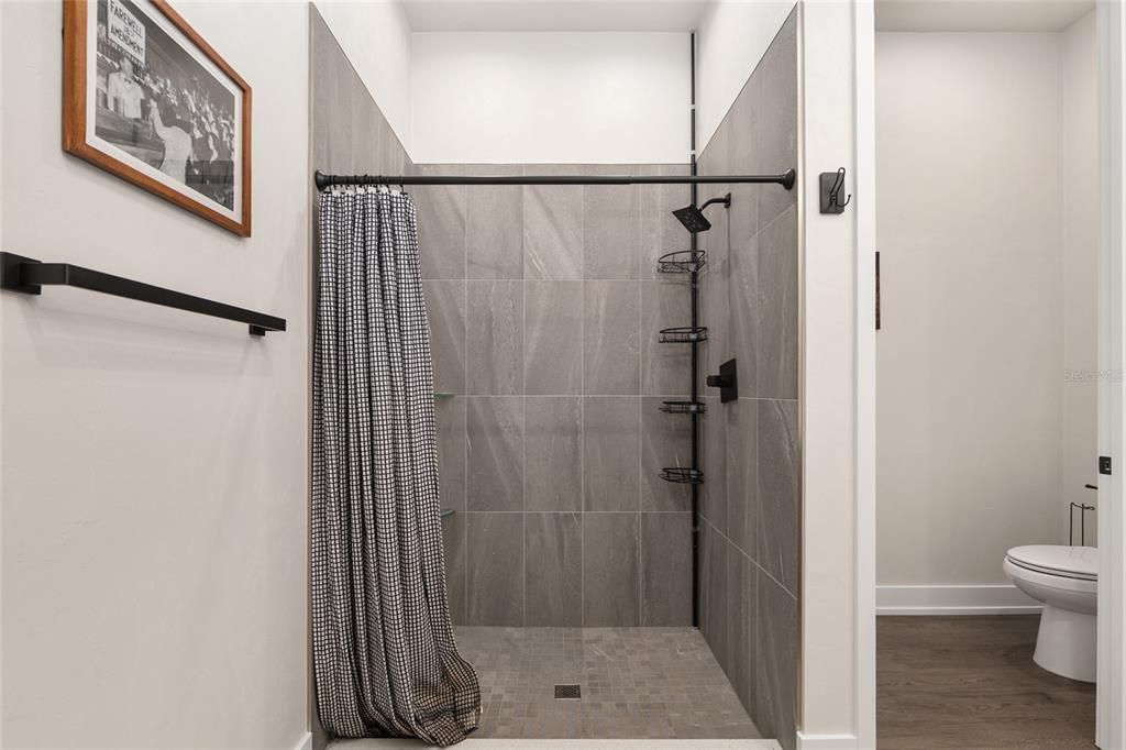 Activo con contrato: $389,000 (3 camas, 2 baños, 1667 Pies cuadrados)
