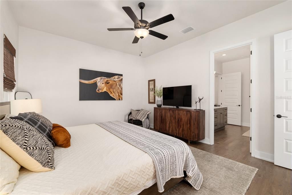 Activo con contrato: $389,000 (3 camas, 2 baños, 1667 Pies cuadrados)