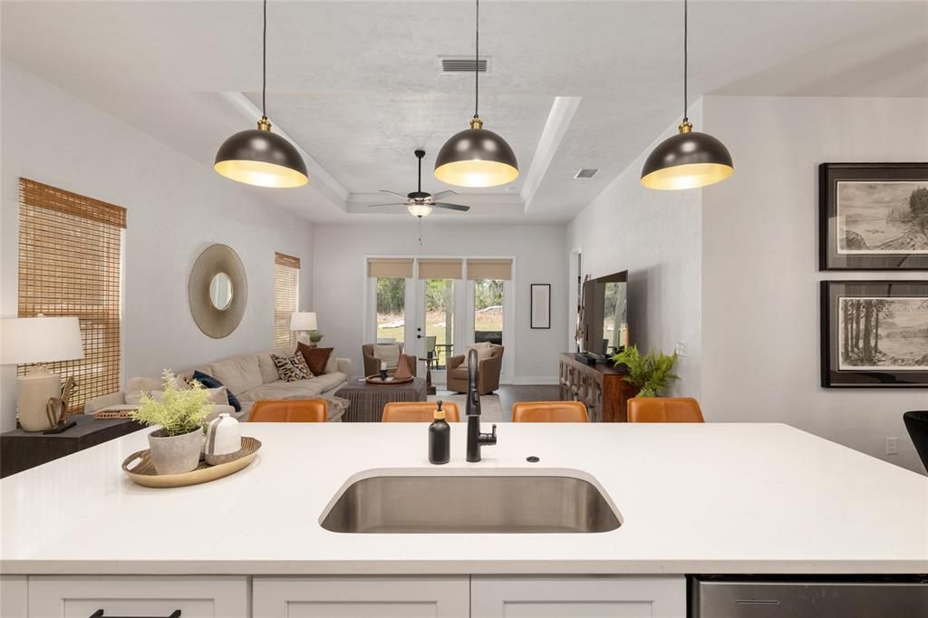 Activo con contrato: $389,000 (3 camas, 2 baños, 1667 Pies cuadrados)