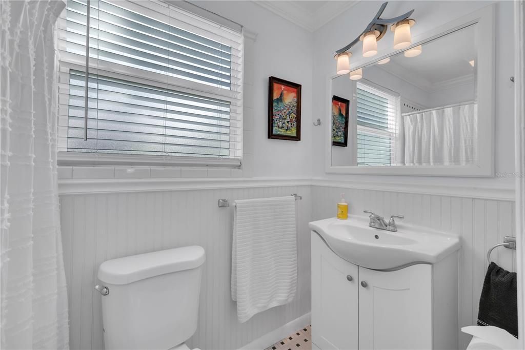 Active With Contract: $520,000 (3 beds, 2 baths, 1268 Square Feet)