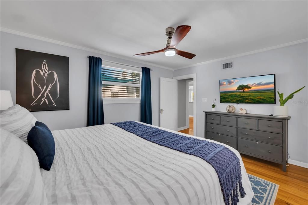 Active With Contract: $520,000 (3 beds, 2 baths, 1268 Square Feet)
