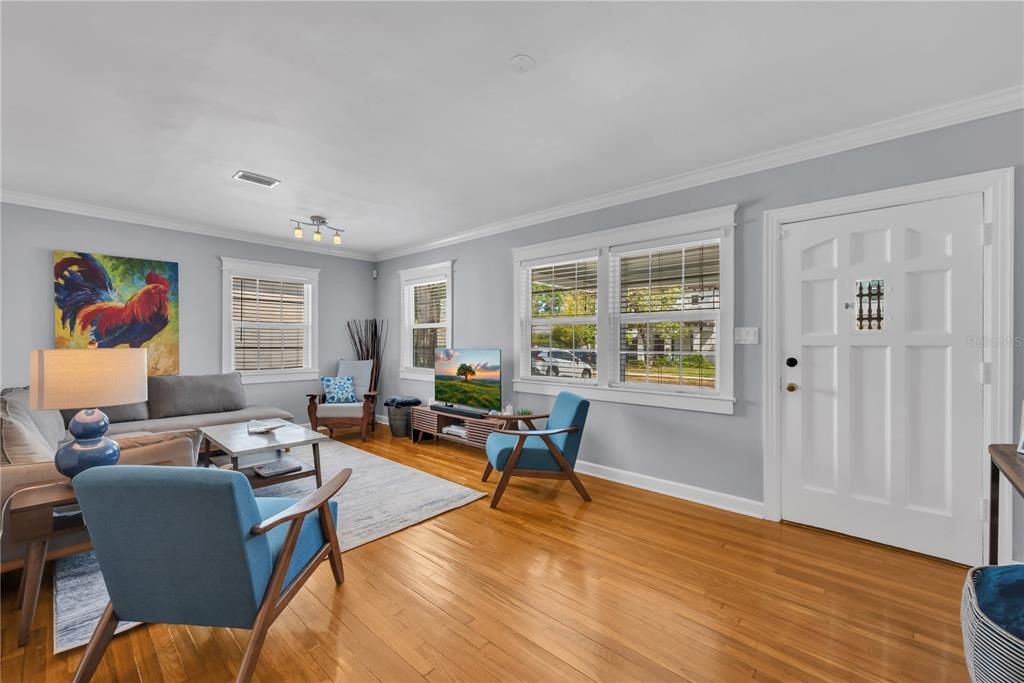 Active With Contract: $520,000 (3 beds, 2 baths, 1268 Square Feet)