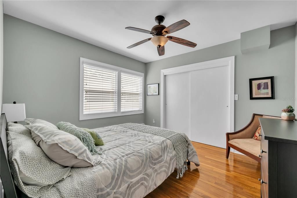 Active With Contract: $520,000 (3 beds, 2 baths, 1268 Square Feet)