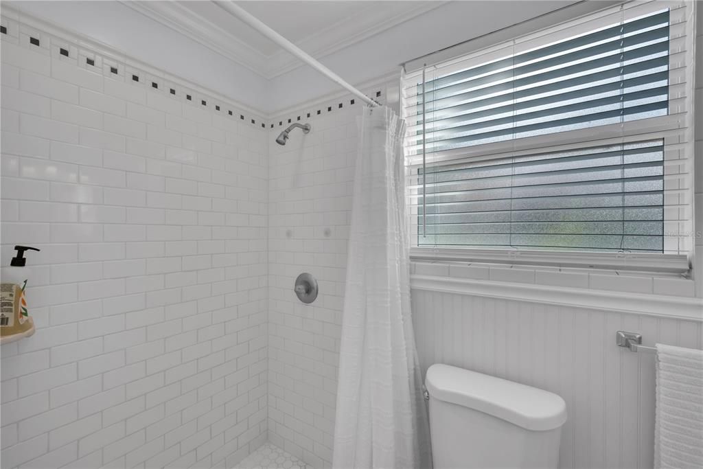 Active With Contract: $520,000 (3 beds, 2 baths, 1268 Square Feet)