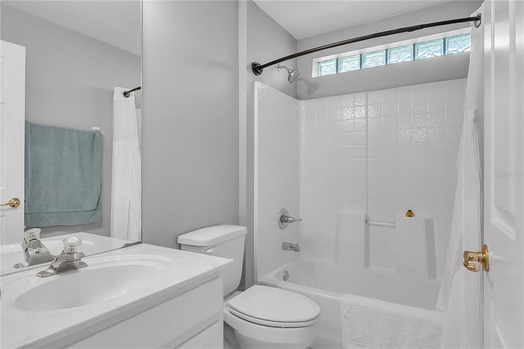 En Venta: $409,000 (3 camas, 2 baños, 1594 Pies cuadrados)