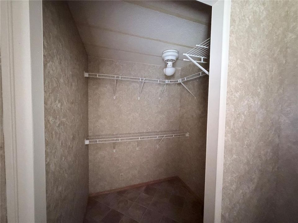 Под контрактом: $115,000 (2 спален, 2 ванн, 1152 Квадратных фут)