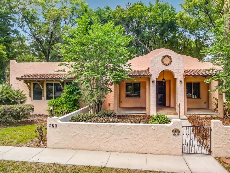 For Sale: $625,000 (3 beds, 2 baths, 2023 Square Feet)