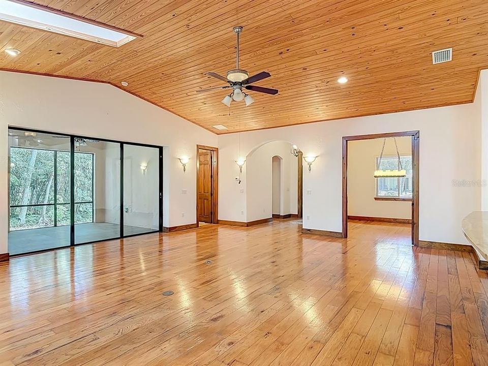 For Sale: $625,000 (3 beds, 2 baths, 2023 Square Feet)