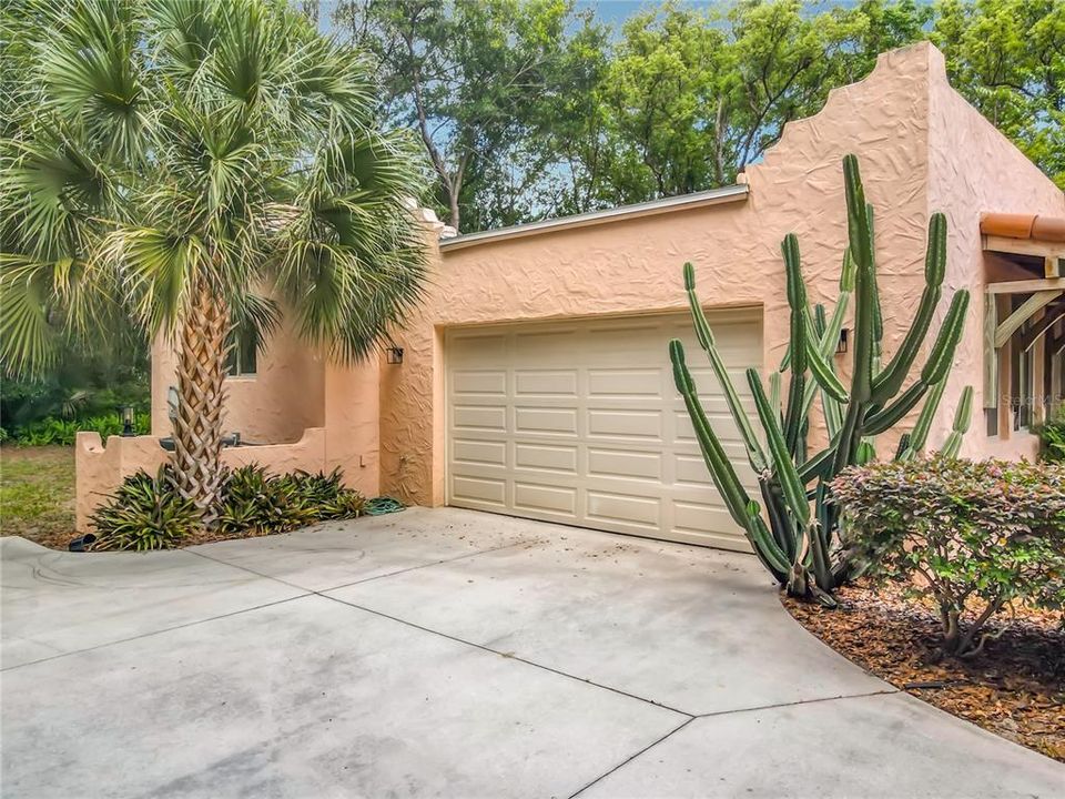 For Sale: $625,000 (3 beds, 2 baths, 2023 Square Feet)