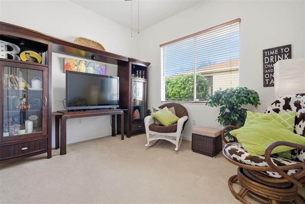 Activo con contrato: $559,900 (4 camas, 3 baños, 2466 Pies cuadrados)