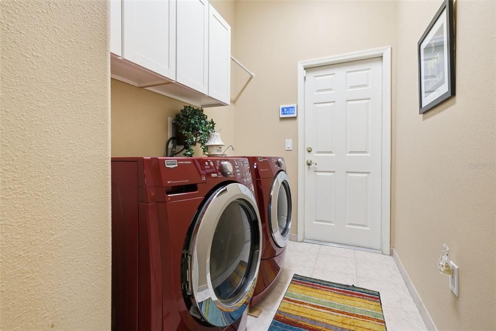 Activo con contrato: $559,900 (4 camas, 3 baños, 2466 Pies cuadrados)