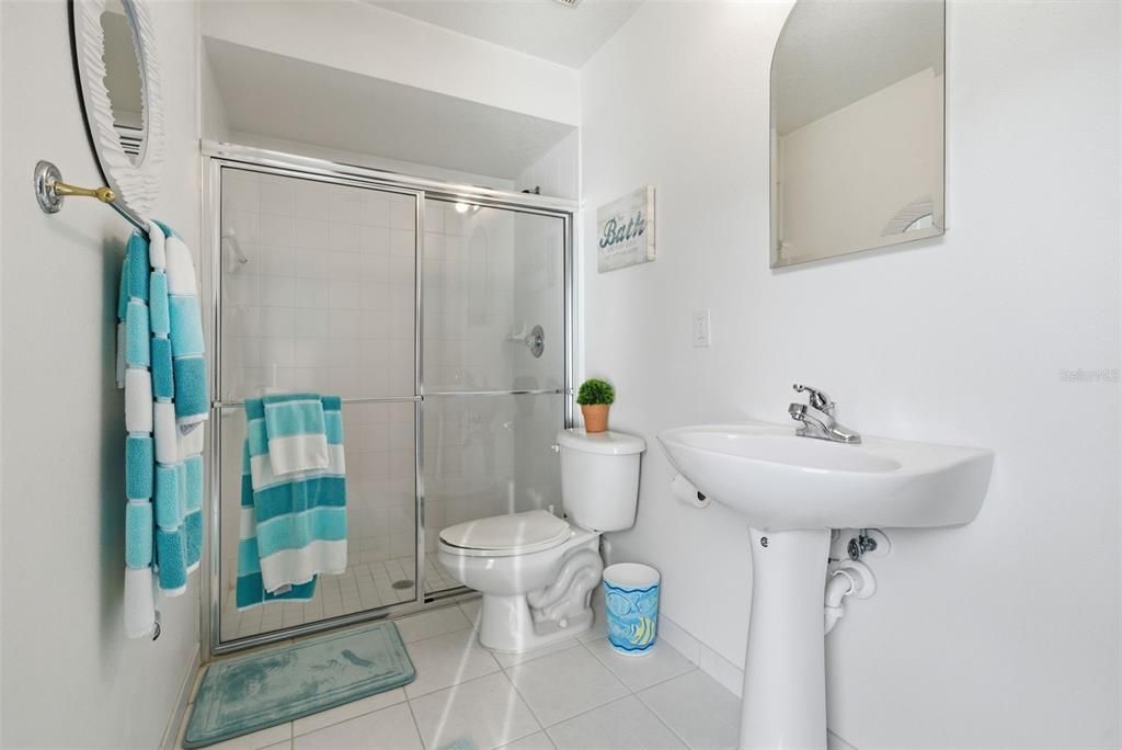 Activo con contrato: $559,900 (4 camas, 3 baños, 2466 Pies cuadrados)