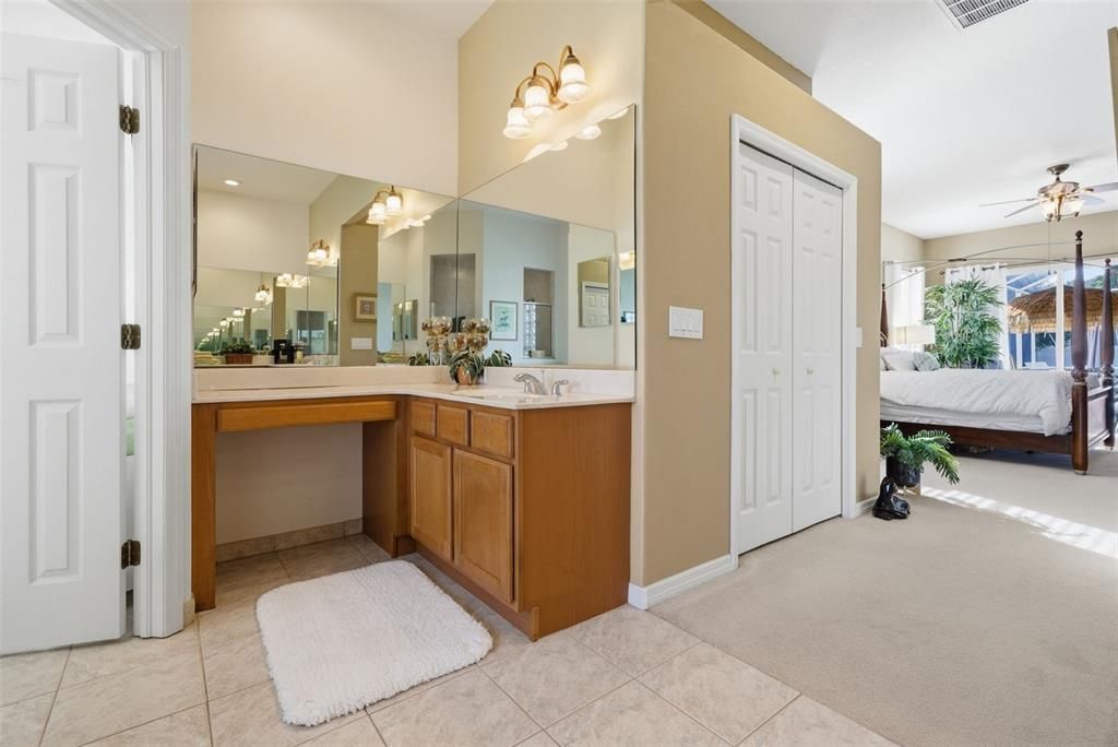 Activo con contrato: $559,900 (4 camas, 3 baños, 2466 Pies cuadrados)