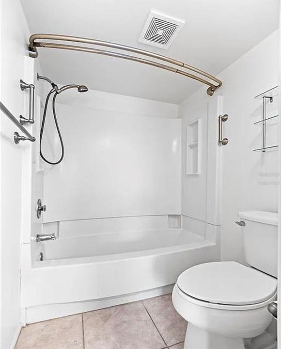 В аренду: $1,600 (2 спален, 2 ванн, 941 Квадратных фут)