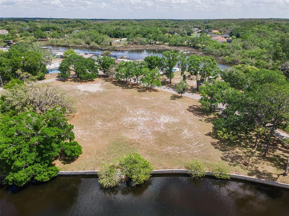 En Venta: $799,000 (1.46 acres)
