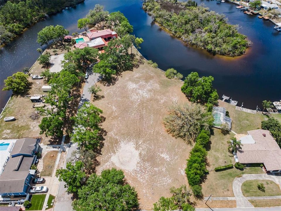 En Venta: $799,000 (1.46 acres)