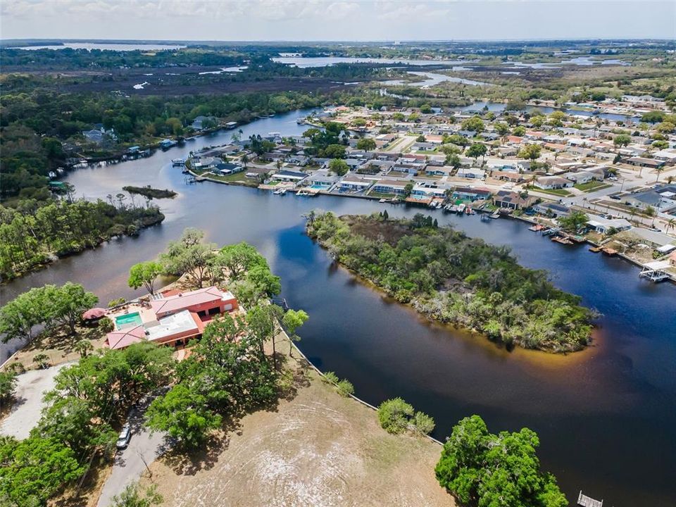 En Venta: $799,000 (1.46 acres)