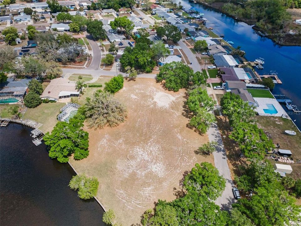 En Venta: $799,000 (1.46 acres)