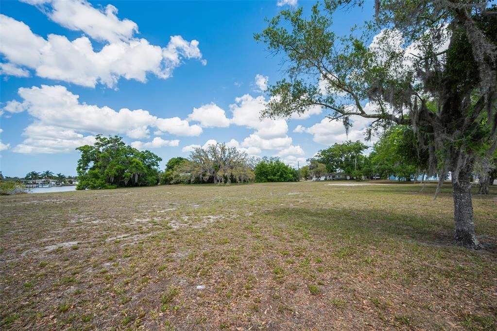 En Venta: $799,000 (1.46 acres)